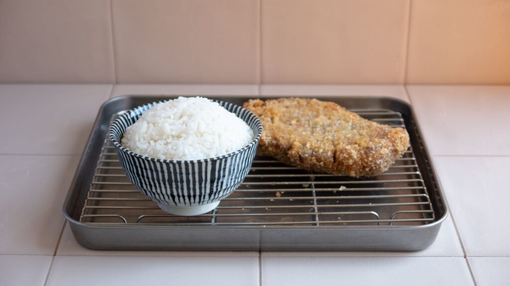 arroz y tonkatsu