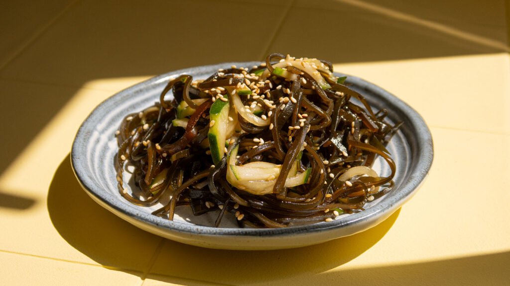 ensalada de algas kombu japones