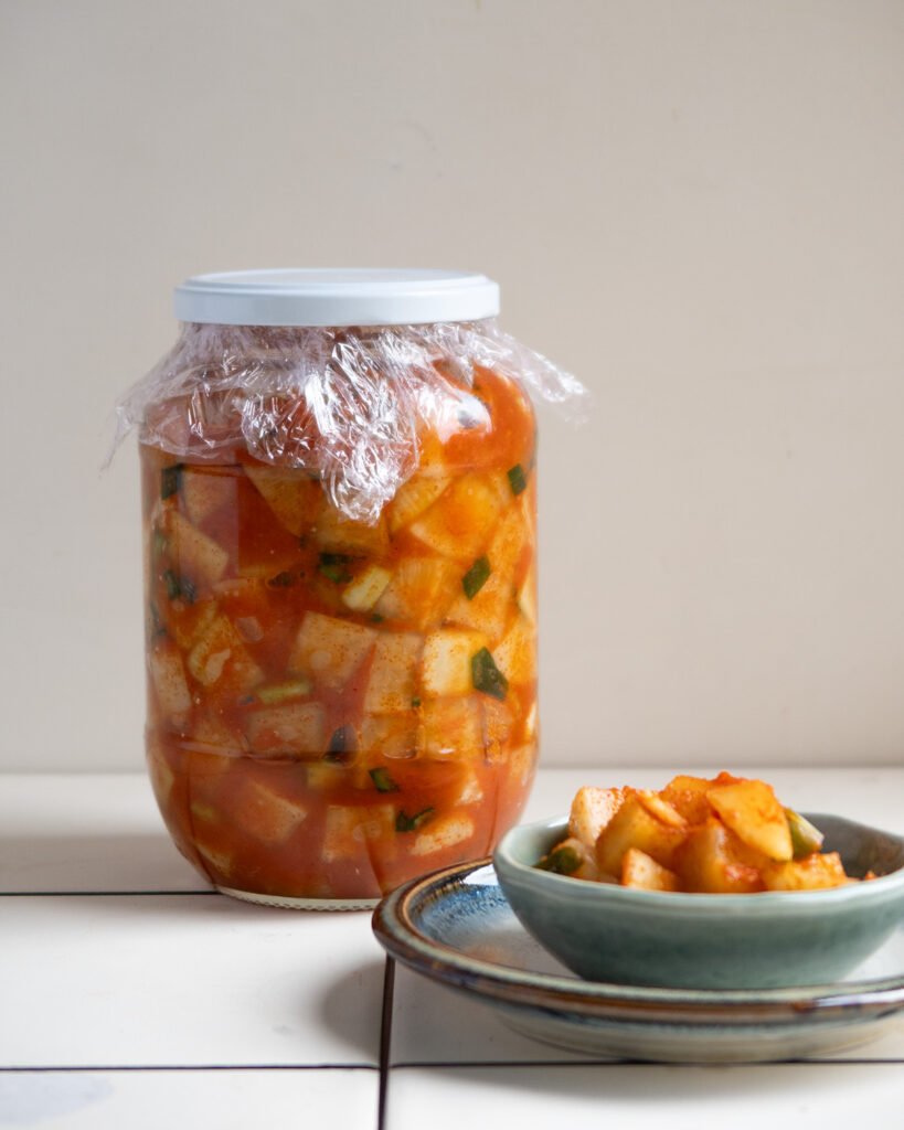 kkakdugi o kimchi de rabano