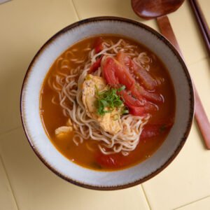 sopa de fideos con tomate