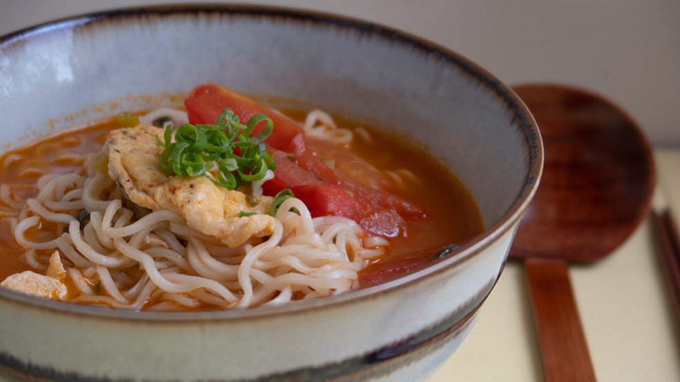 Sopa de fideos con tomate y huevo 8
