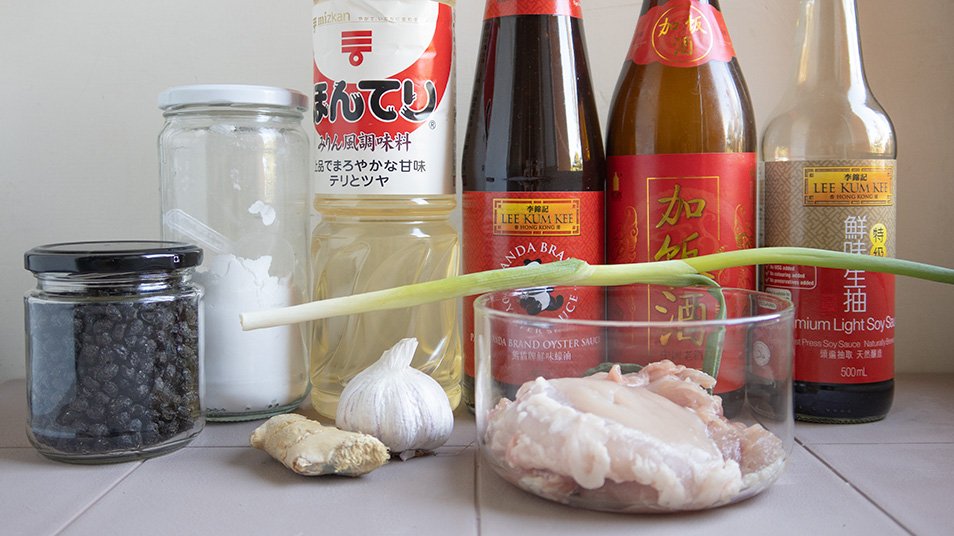 Pollo al vapor chino con granos de soja fermentada 7