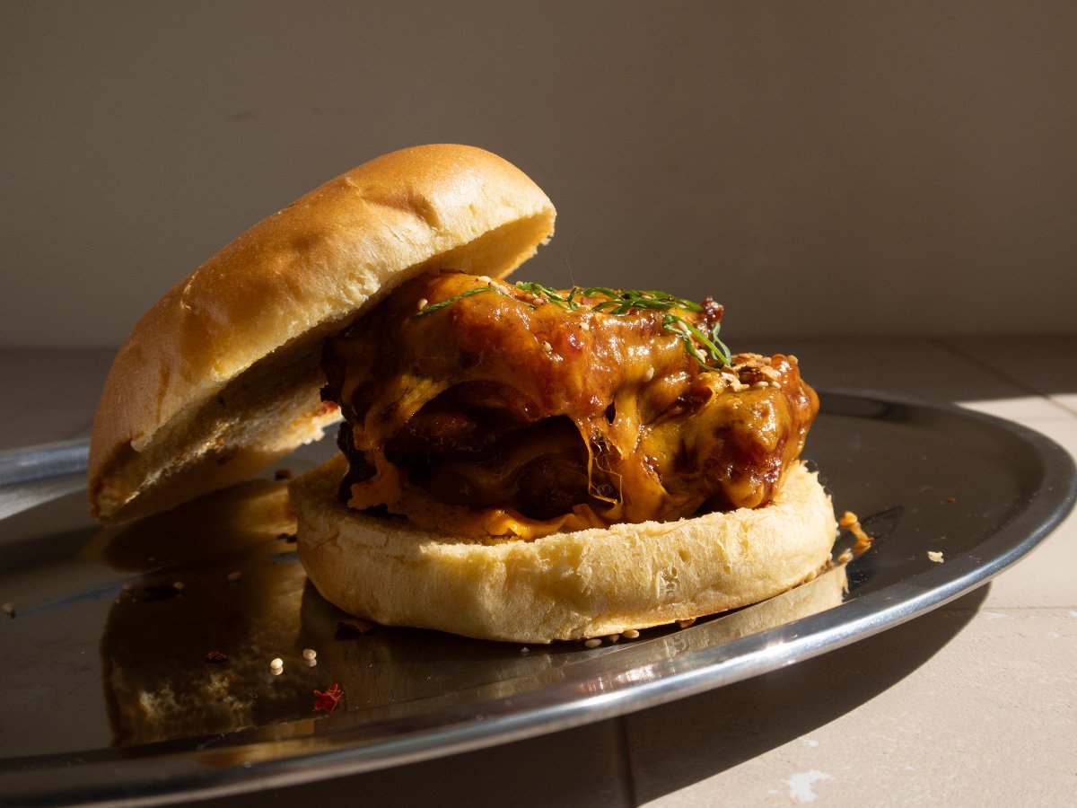 Hamburguesa de pollo con salsa gohucjang H1