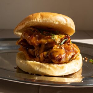 Hamburguesa de pollo con salsa gohucjang WP