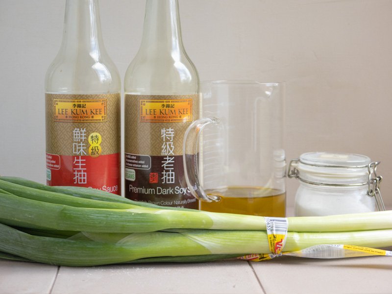 Ingredientes para preparar fideos chinos con aceite de cebolleta 1